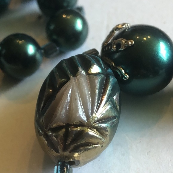 Vintage Green Iridescent Carved Plastic Beaded Boho Necklace - Picture 8 of 8